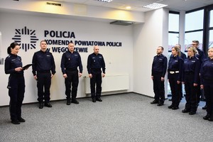 policjanci podczas uroczystego powierzenia obowiązków I Zastępcy Komendanta Powiatowego Policji w Węgorzewie