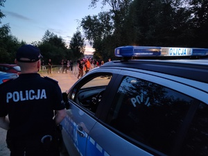 policjanci podczas służby przy zabezpieczeniu Mamry Festival