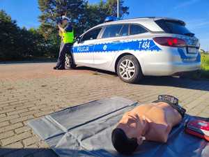 policjant mierzący prędkość