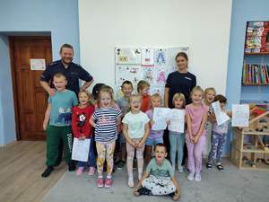 policjanci i uczniowie