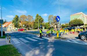 Spotkanie policjantów z dziećmi w ramach akcji „Bezpieczna droga do szkoły”