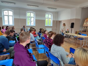 Bezpieczne wakacje 2025: Policja i Sanepid razem przeciwko zagrożeniom