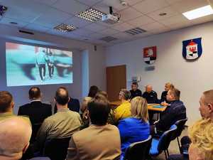 Odprawa roczna podsumowująca pracę węgorzewskich policjantów w 2025 roku