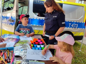 Festyn rodzinny z udziałem węgorzewskich policjantek